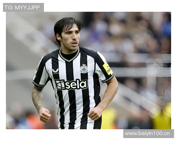 纽卡斯尔领先进球托纳利禁区外射门意外折射助攻成功