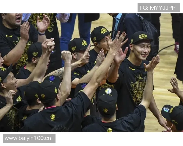 媒体人点评小曾NBA之行收获颇丰期待CBA赛季争冠之路 媒体人点评小曾NBA之行收获颇丰期待CBA赛季争冠之路