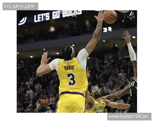 浓眉高效表现引领球队胜利14投11中斩获25分10篮板3助攻3抢断2盖帽 浓眉高效表现引领球队胜利14投11中斩获25分10篮板3助攻3抢断2盖帽