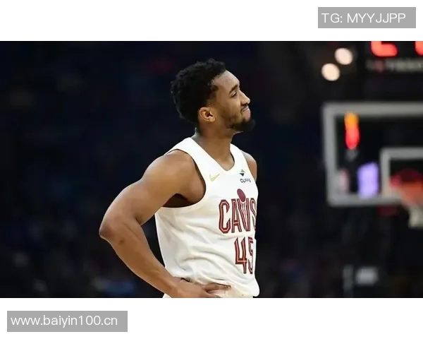 米切尔下半场表现低迷12投仅5中全场仅得15分球队遭遇失利