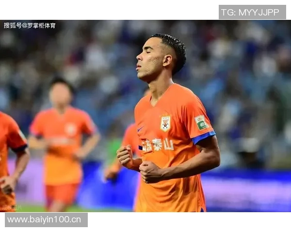 罗慕洛第23分钟因伤落泪退场德尔加多紧急替补登场助阵 罗慕洛第23分钟因伤落泪退场德尔加多紧急替补登场助阵